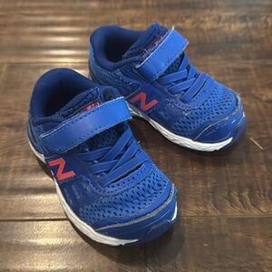 New Balance Sneakers 680 v5 sz 4 Baby